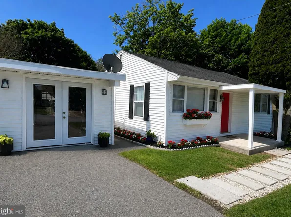 17701 Leonard Ave, Hagerstown, MD 21740