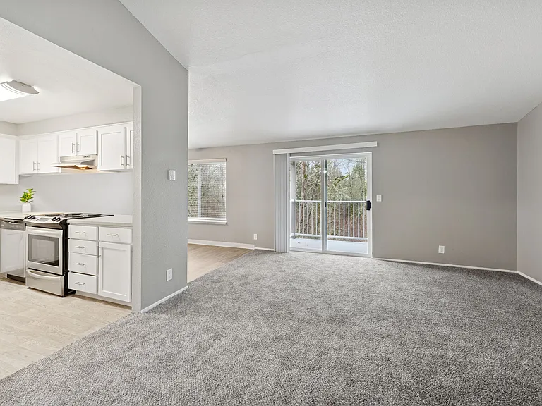 Oak Hill Apartments — Photo 9