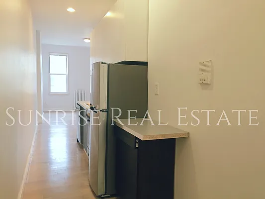 Rented by Sunrise Real Estate | media 42