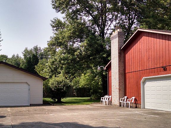 4th image of 3590 Logan Way