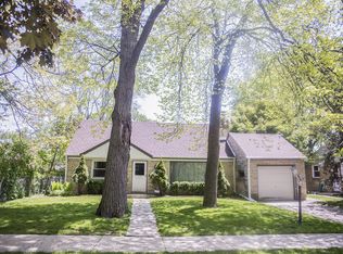 5780 N Sidney Pl, Glendale, WI 53209