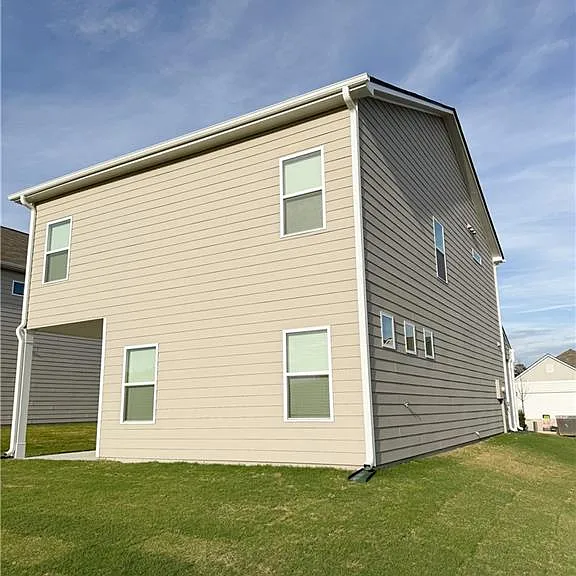 145 Oak St — Photo 17