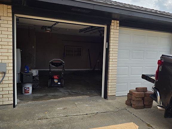 5th image of 2313 NW Robinhood Dr