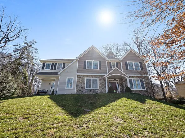 466 Pugh Rd, Wayne, PA 19087