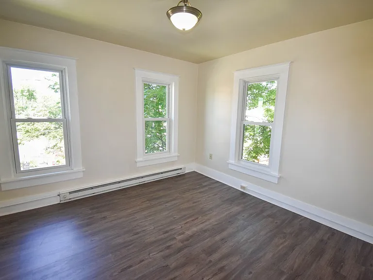 155 N Fairview St — Photo 27