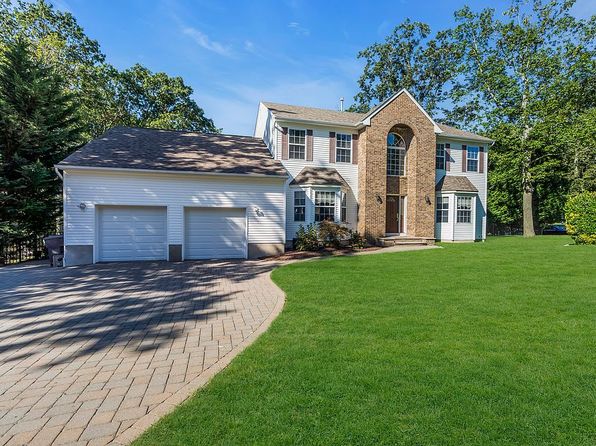 726 Tall Oaks Dr