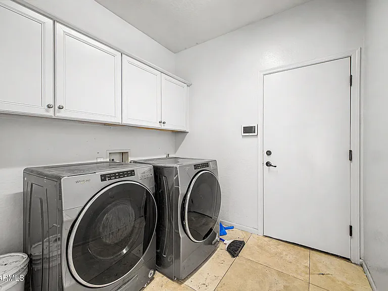 29601 W Columbus Ave — Photo 21