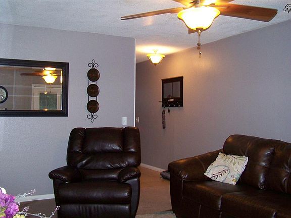 3rd image of 710 W Clara Ave