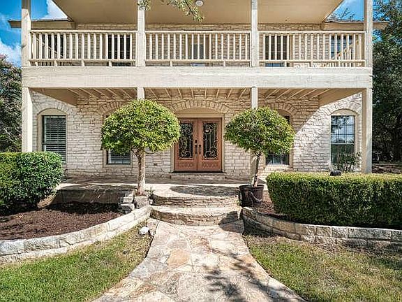 2nd image of 2105 Vivian Dr