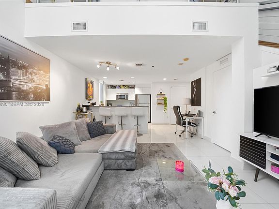 3rd image of 1050 Brickell Ave APT 1002