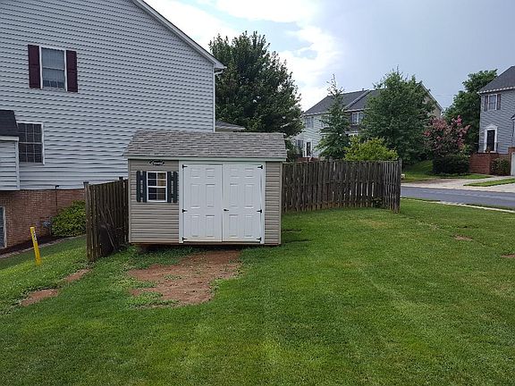 4th image of 1975 Cidermill Ln
