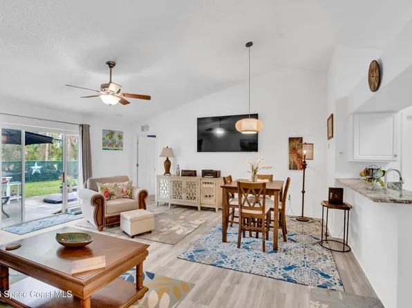 585 Sea Fury Ave SW, Palm Bay, FL 32908