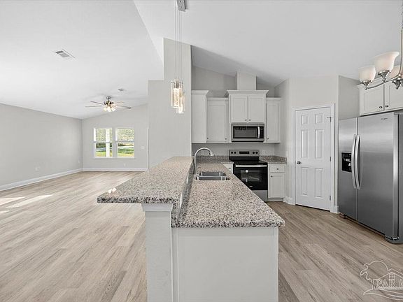 3rd image of 3005 N 36th Ave