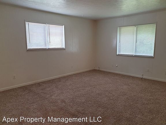 4th image of 500 Lakeside St APT 4