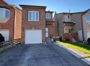 1016 Lucerne Cres, Mississauga, ON L5C 3Y6