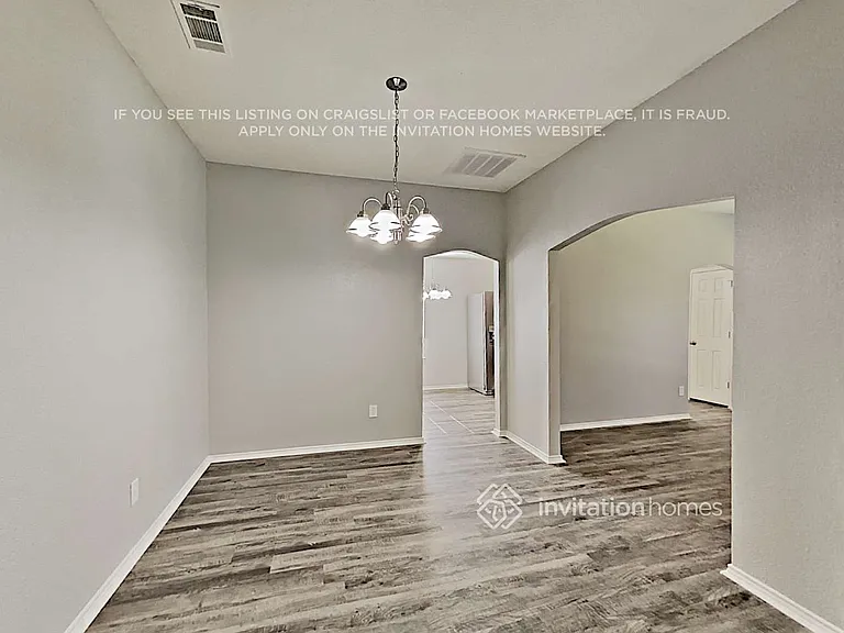 421 Candlestick Trl — Photo 5
