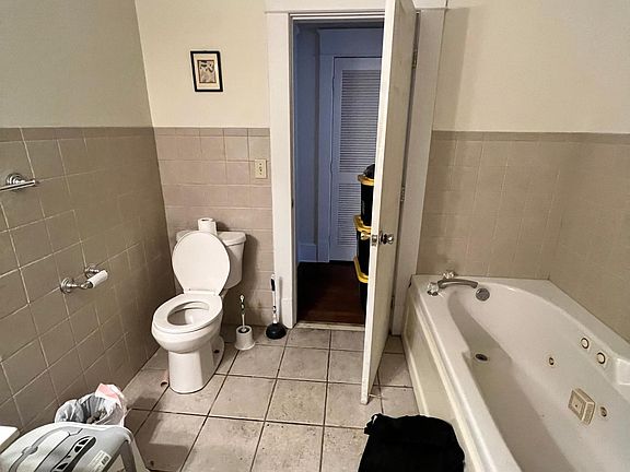 5th image of 515 Highland Ave SW APT 4