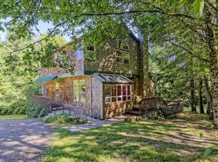 131 Harrison Rd, Kelso, WA 98626