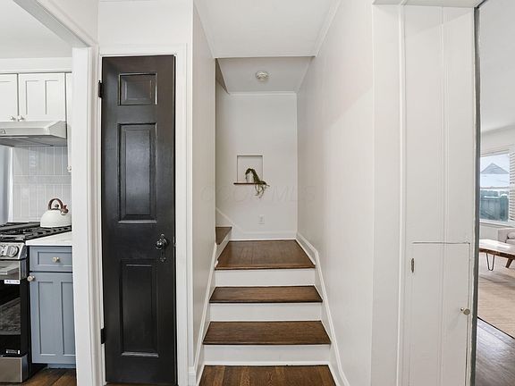 2nd image of 151 W Dominion Blvd