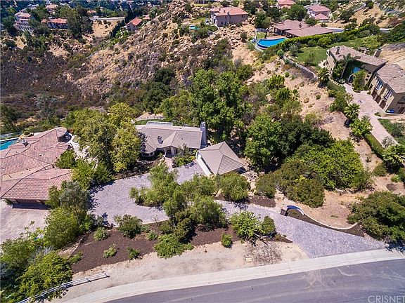 4th image of 14 Sage Ln