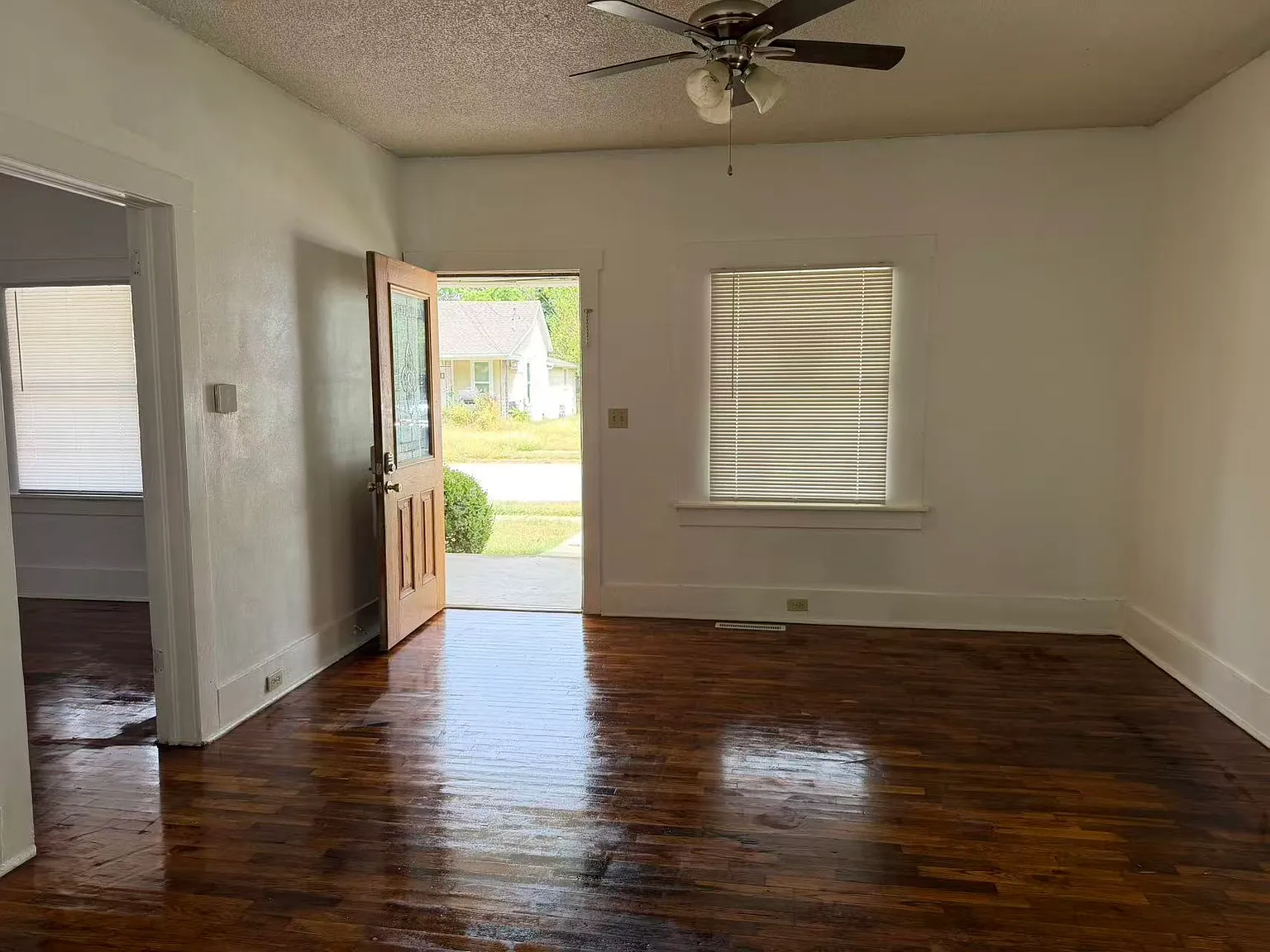 2 bed, 864 sqft, $1,050 — Photo 3