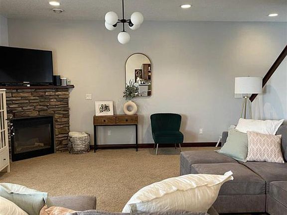 2nd image of 1828 Goose Lake Cir