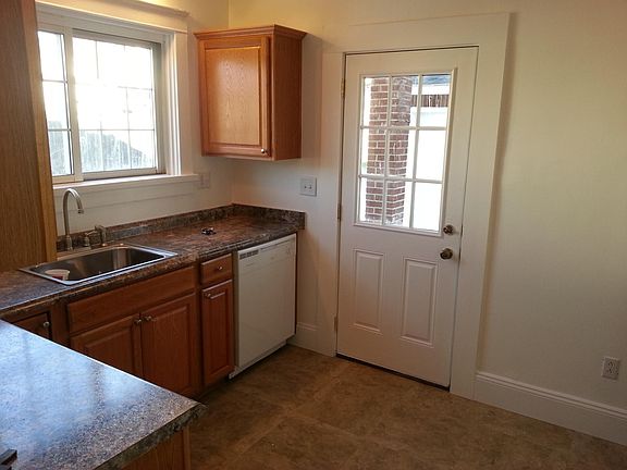 4th image of 325 College Ave