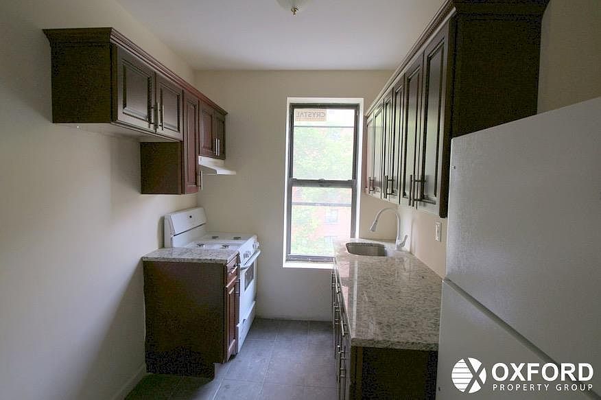 2nd image of 275 W 144th St APT 4