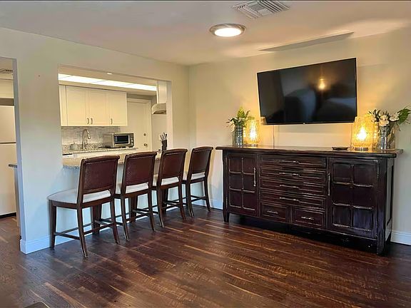 4th image of 1505 Curlew Ave #5