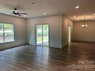 2nd image of 634 Saint Cloud Dr