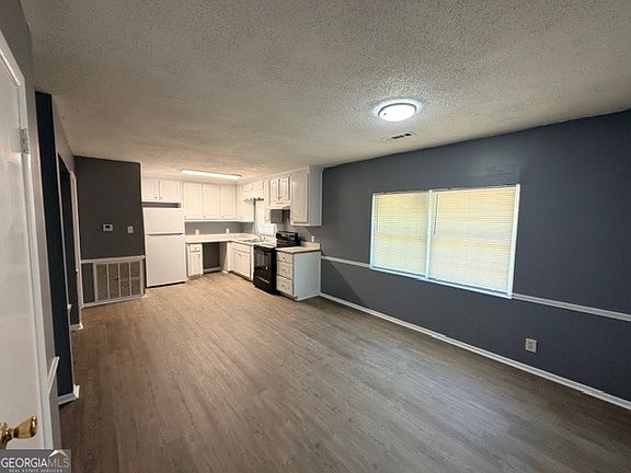 2nd image of 2620 Cumberland Dr