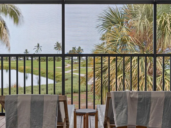 9076 Mockingbird Dr, Sanibel, FL 33957