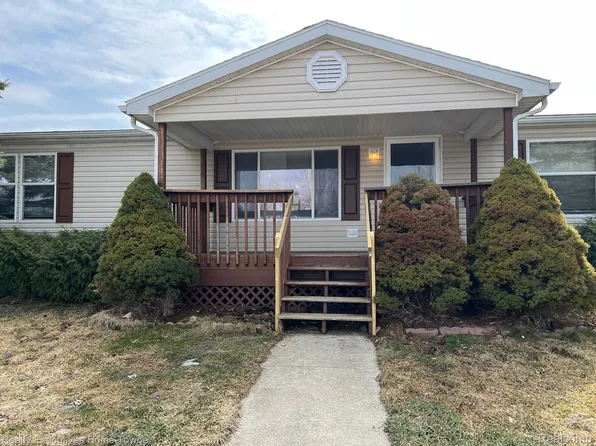 3740 Cross Crk, Dryden, MI 48428