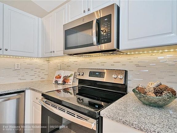 4th image of 16473 NW 23rd St