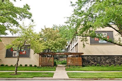 1st image of 1044 Ontario St APT 1B