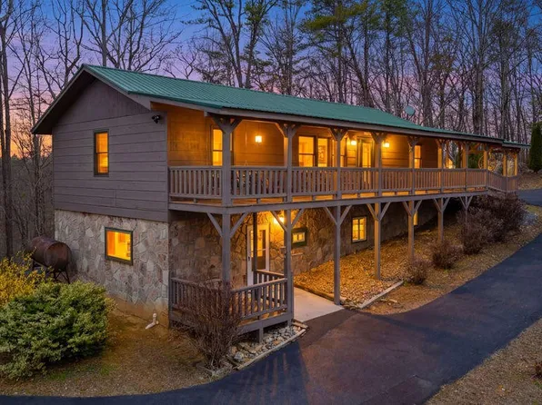 3630 Mountain Top Ln, Sevierville, TN 37876