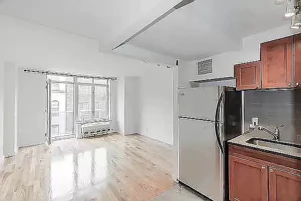 Rented by Metropolitan Property Group | media 27