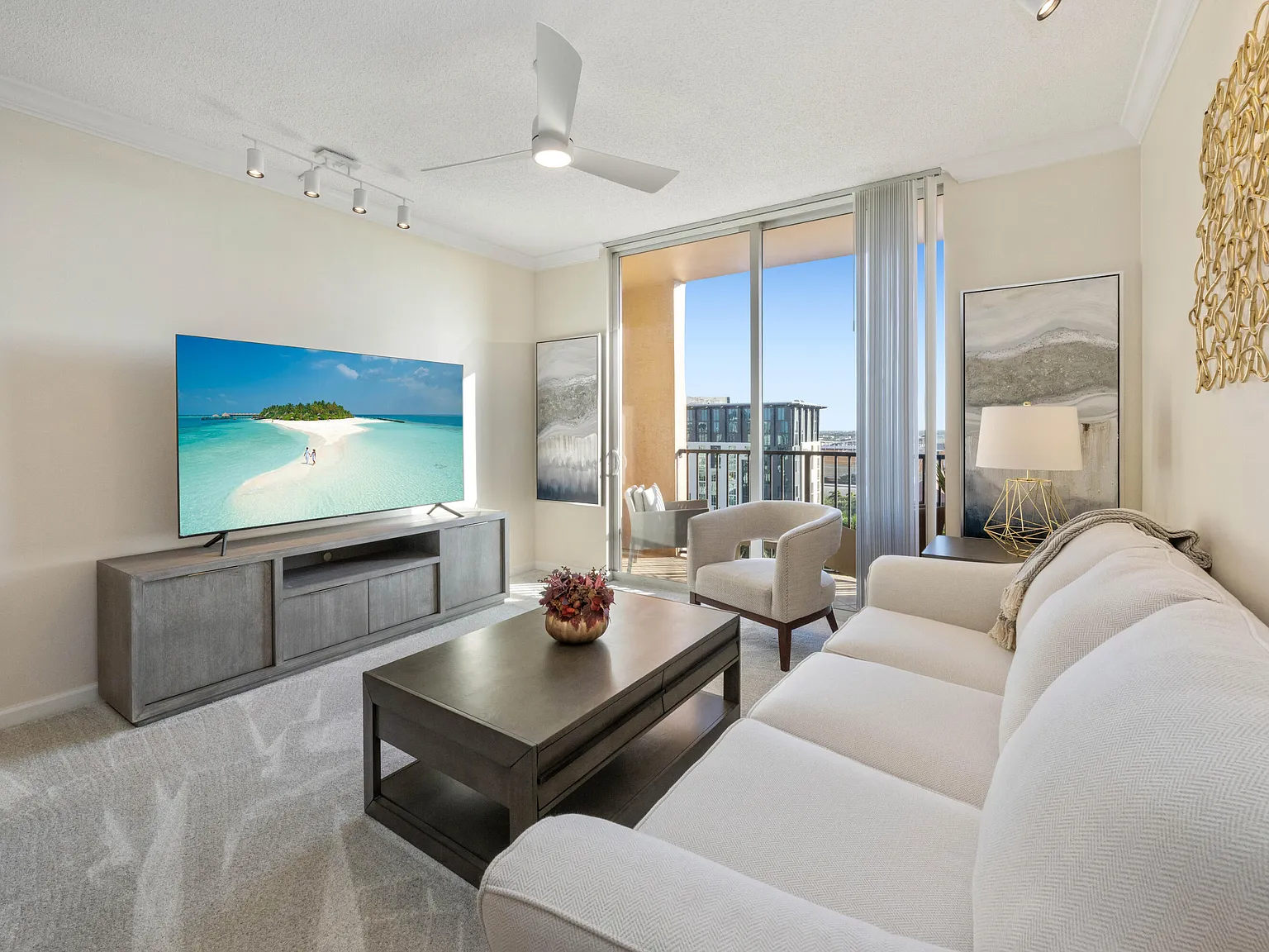 1 bed, 1.0 bath, 706 sqft, $3,500 — Photo 2