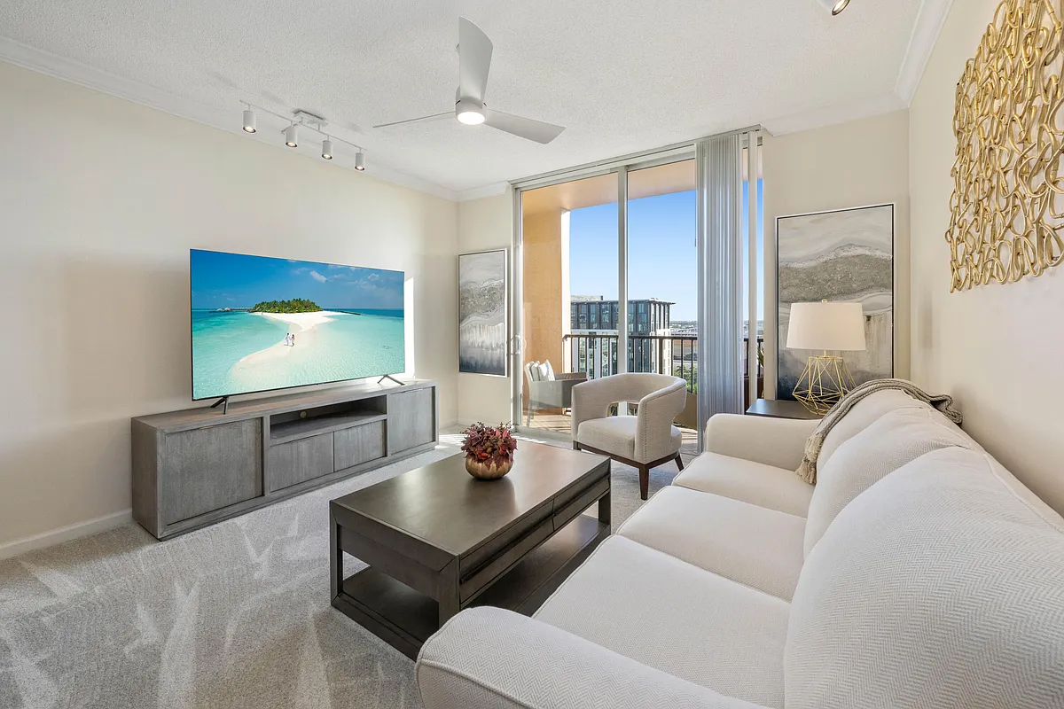 Building Photo - 651 Okeechobee Blvd #1107