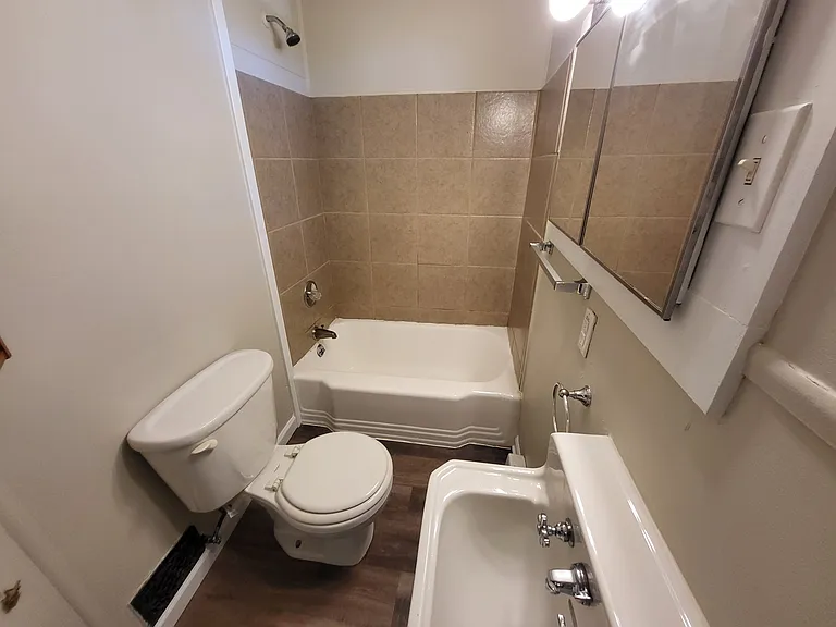 214 Peffer St #1 — Photo 8