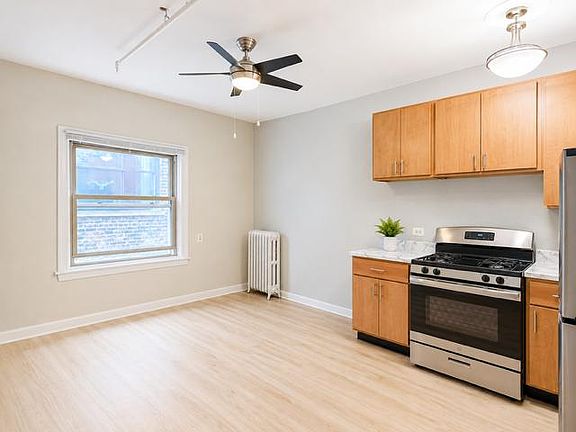 4th image of 1101 W Granville Ave #209