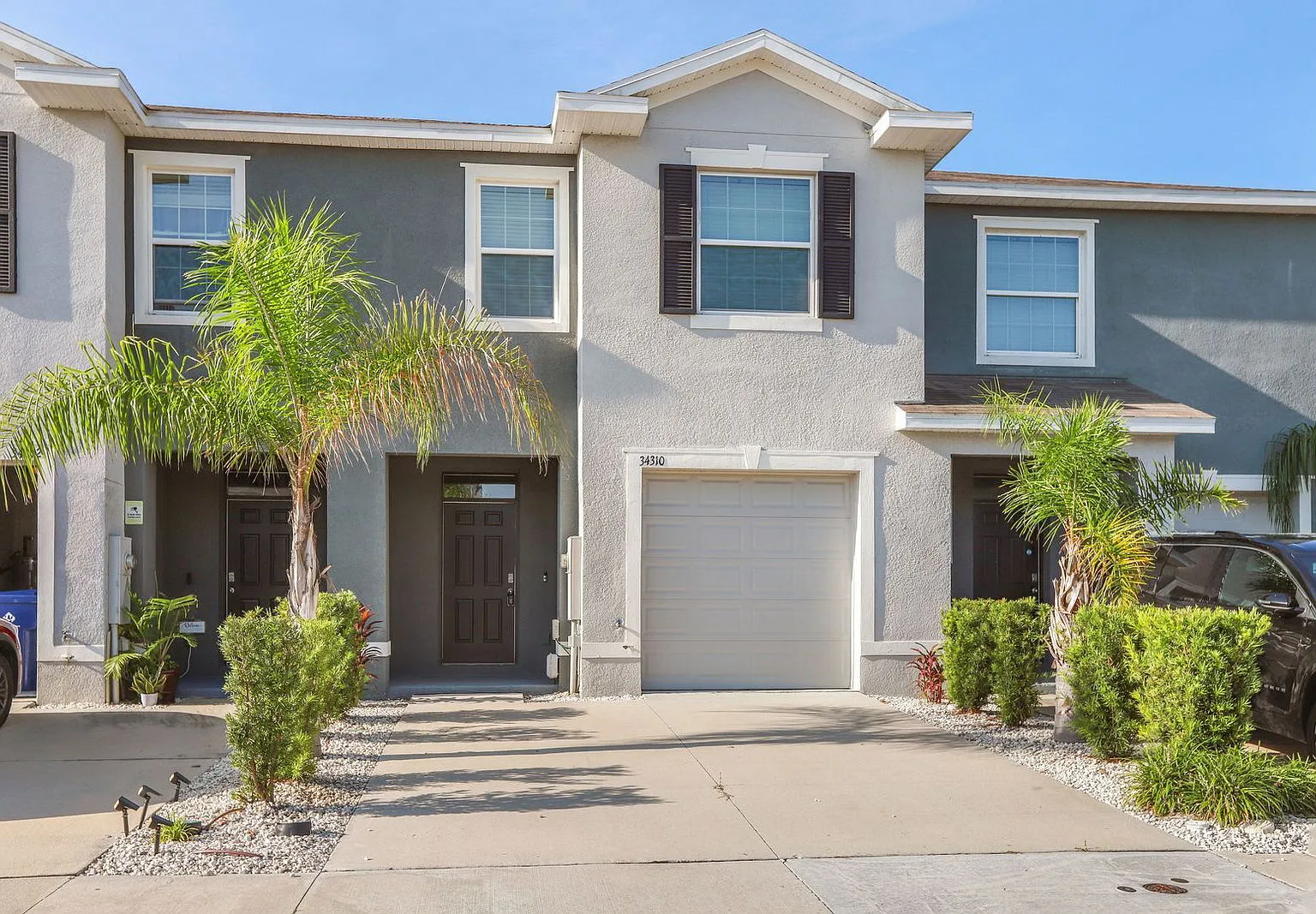 3 bed, 2.5 bath, 1673 sqft, $2,000 — Photo 1