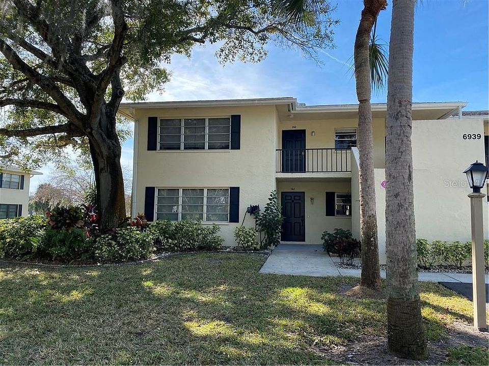 1st image of 6939 W Country Club Dr N APT 162