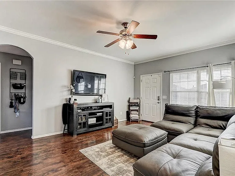 2812 Thompson Farm Ln — Photo 3