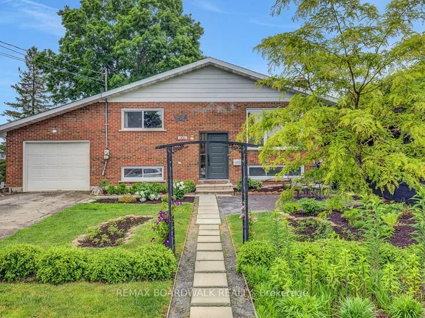 101 Park Ave, Carleton Place, ON K7C 2H4