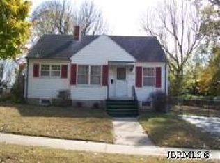 1328 W Central Ave, Carthage, MO 64836