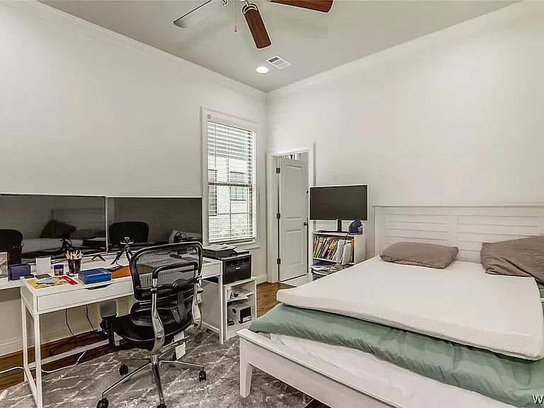 830 Arundell St — Photo 21