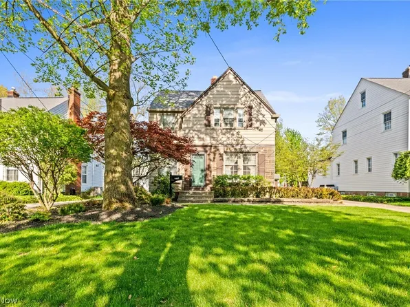 1407 Willshire Rd, Lyndhurst, OH 44124