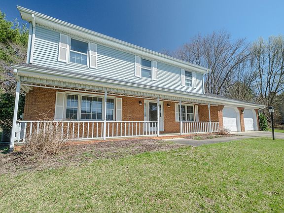 5th image of 114 Pinehurst Dr