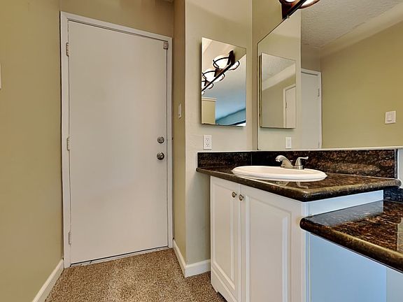 5th image of 2858 Black Hills Way